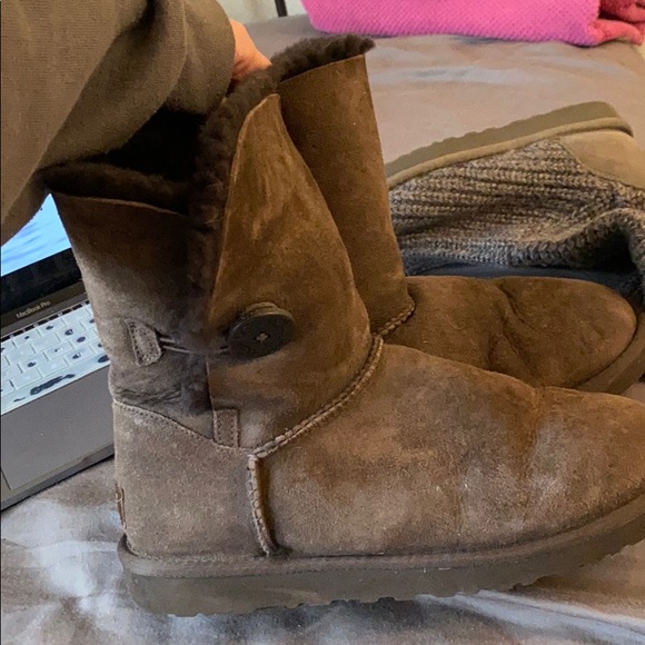 Bailey button UGGS - Picture 1 of 2